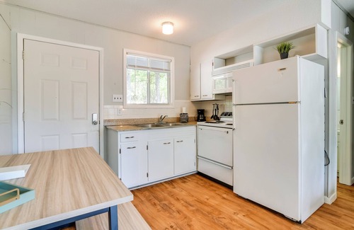 Kimberling City Cabaña | Lakefront Haven: Boat Slip, Deck & Community Pool!