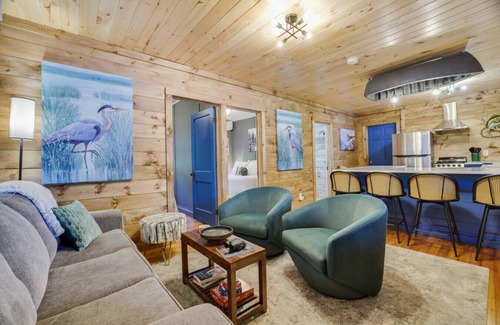 Saylorsburg Apartamento | Lakefront Haven Modern Cottage