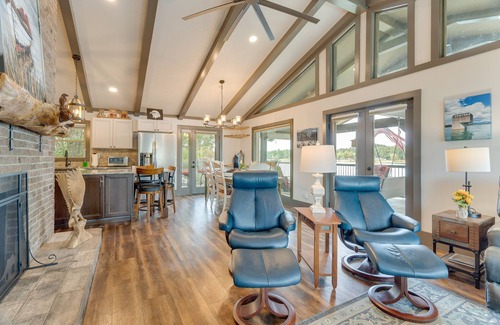 Hayesville Casa | Lakefront Hayesville Retreat w/ Private Swim Dock
