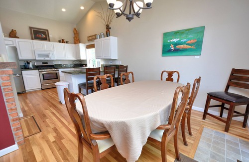 West Hills Casa | Nueva casa frente al lago 4 habitaciones, 3 baños completos, capacidad para 10 jacuzzis y kayaks