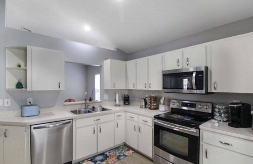 Venice Casa | Lakefront Home In Venice - Close To Beaches