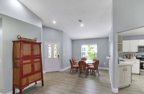 Venice Casa | Lakefront Home In Venice - Close To Beaches