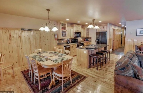 Pequot Lakes Complejo | Lakefront Home on the Whitefish Chain - Outdoor Pool, Pickleball Courts and More