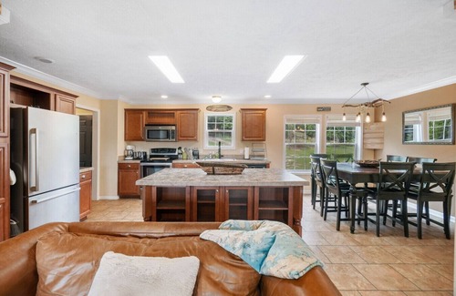 Dadeville Casa | Lakefront Home with Views - Dock & Boat Rental