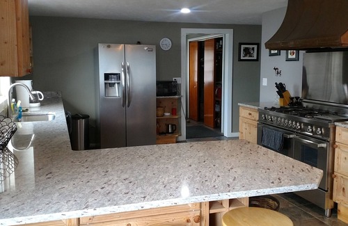 Rapid City Casa | Frente a la playa de Paradise View Elk Lake Home - Pontón incluido - deslizamiento de barco disponible