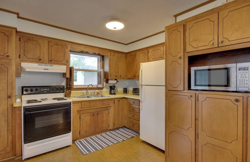 Cross Hill Casa | Lakefront House w/ Boat Ramp, Dock & Sunset Views!