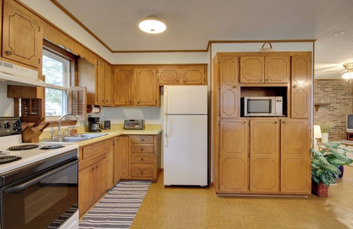 Cross Hill Casa | Lakefront House w/ Boat Ramp, Dock & Sunset Views!