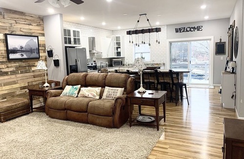 Gravois Mills Casa | Lakefront | Kayaks | FirePit | Deck | Gazebo | W&D