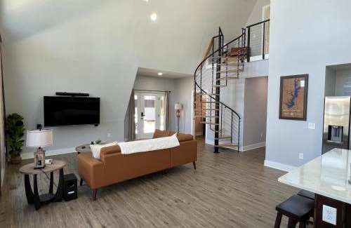 Seneca Casa | Lakefront Keowee Luxury Cottages 129