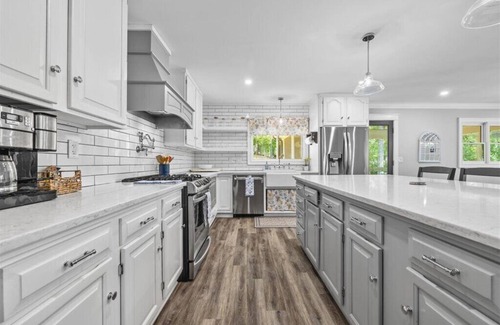 Waleska Casa | Lakefront Lake Arrowhead Home w/ hot tub