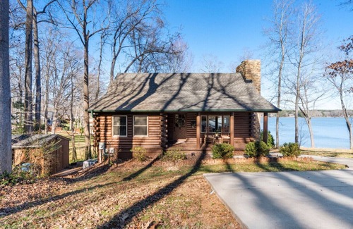 Lake Norman of Catawba Casa | LakeFront Lodge- New to Lake Norman!