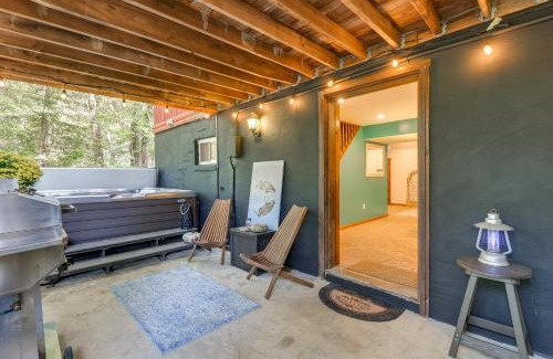 Chesapeake Ranch Estates-Drum Point Casa | Lakefront Log Cabin Retreat 3br-2ba Hot tub and Kayaks
