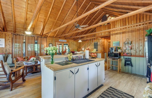Chesapeake Ranch Estates-Drum Point Cabaña | Hot Tub + Beach Access: Lakefront Getaway in Lusby