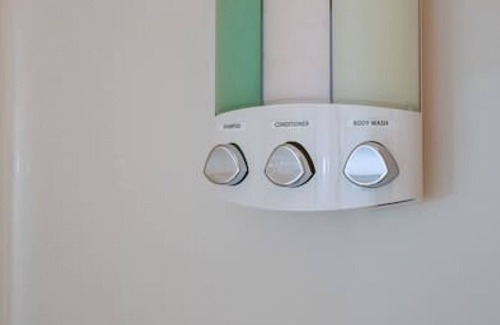 Toccoa Casa | Lakefront Manor w/ Hot Tub