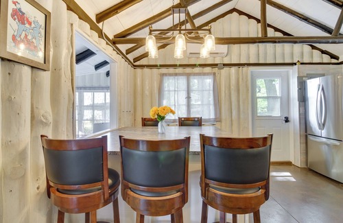 Motley Cabina | Lakefront Motley Cabin w/ Private Deck + Dock!