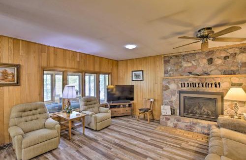 New Auburn Apartamento | Lakefront New Auburn Apt with Sauna and Sun Porch