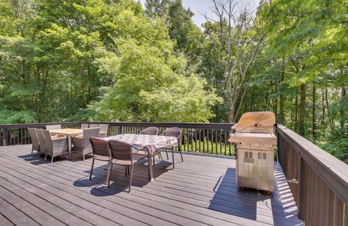Mahopac Casa | Lakefront New York Abode with Deck, Grill and Fire Pit