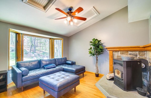 Mahopac Casa | Lakefront New York Abode with Deck, Grill and Fire Pit