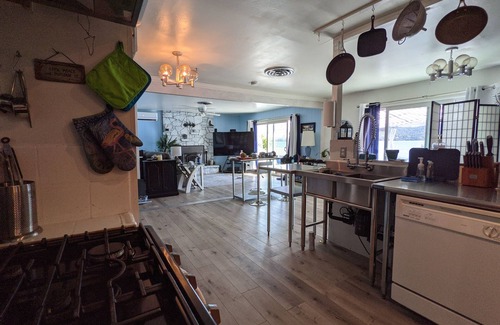 Clearlake Casa | LAKEFRONT OASIS w/ BOAT DOCK FISHERMEN SPECIAL!