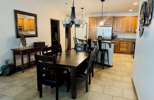 Arnolds Park Condominio | Okoboji Bridges Bay Lakefront Condo