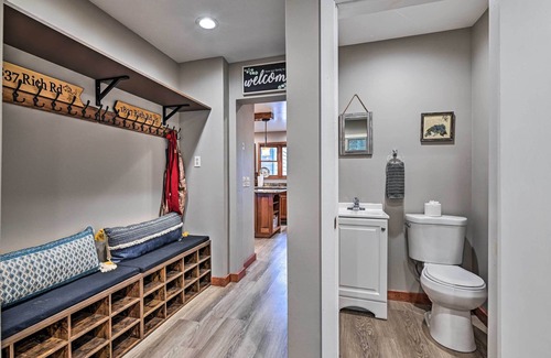 Oneonta Casa | Lakefront Oneonta Estate w/ Fire Pit + Deck!