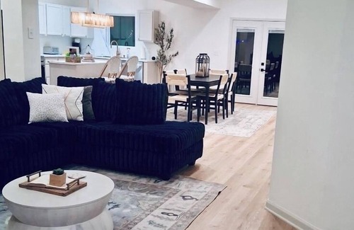 Mountain Pine Casa | Lakefront Paradise! BRAND NEW LAKE HOUSE!