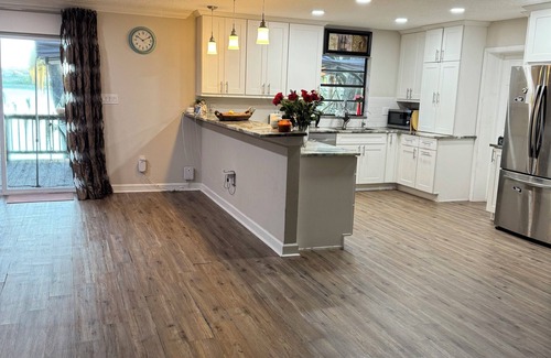 Eustis Casa | Lakefront Paradise Sauna Hot Tub Jet Skis Sunset Views