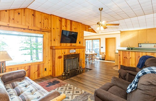 Park Rapids Casa | Lakefront Paradise: Your Perfect Getaway in Park Rapids!