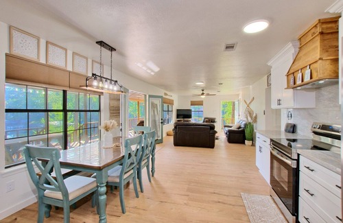 South Toledo Bend Casa | Lakefront property on popular Skiers Cove in Toledo Village, South Toledo Bend.
