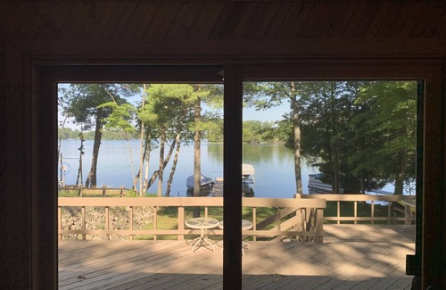 West Branch Casa | Propiedad frente al lago esperando por usted ...