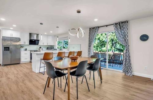Three Lakes Casa | Lakefront Retreat for 6 with Stunning Views, Sauna