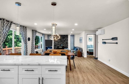 Three Lakes Casa | Lakefront Retreat for 6 with Stunning Views, Sauna