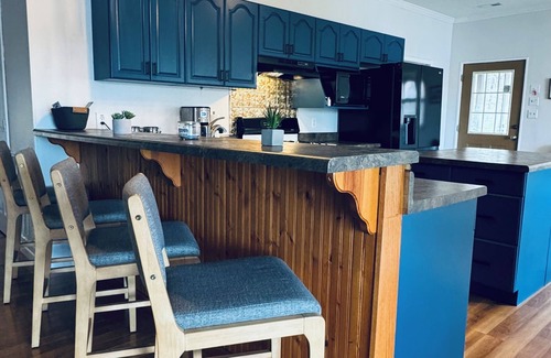 Oconee County Apartamento | Lakefront Retreat Near Clemson w/ Private Dock & Pet-Friendly