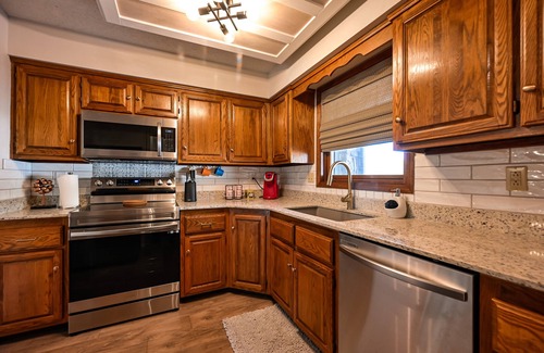 Bella Vista Casa | Lakefront Retreat - Private Dock + Kayak Rental - Remodeled - Family Friendly