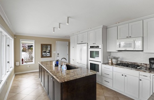 Holcomb Casa | Lakefront Retreat with Breathtaking Views!