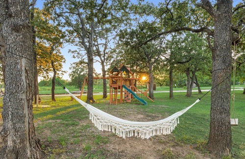 Madill Alquiler De RV | Lakefront RV spot- Peaceful & breathtaking views, ideal for relax and recharge!