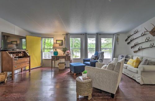 Milledgeville Casa | Lakefront Sparta Home Fire Pit, Dock and Kayak