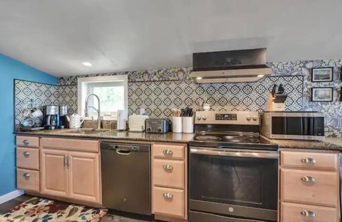 Weeks Mills Casa | Lakefront Trifecta with Private Hot Tub, Sauna & Free Daily Massages!