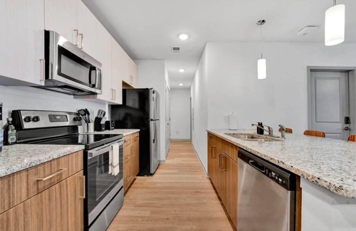 Clemson Apartamento | Lakefront Vibes and Pool: 2.5 Miles SC Butterfly Garden
