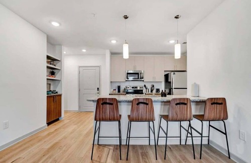 Clemson Apartamento | Lakefront Vibes and Pool: 2.5 Miles SC Butterfly Garden