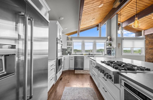Garfield Casa | Lakefront view home on Beaver Lake!