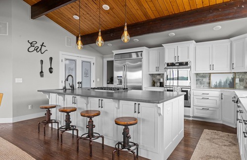 Garfield Casa | Lakefront view home on Beaver Lake!