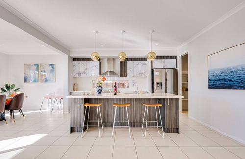 Sanctuary Lakes Villa | Villa frente al mar 6BRM en el corazón de los lagos Sancturay