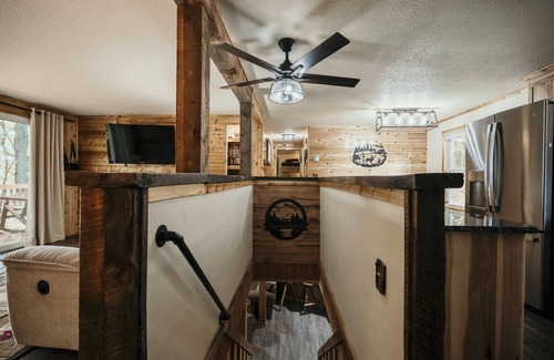 Long Lake Cabaña | Lakefront walkout cottage
