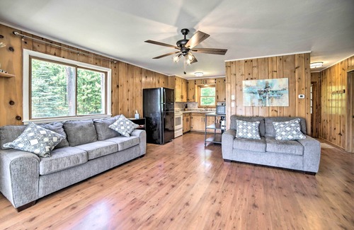 Brazeau Cabaña | Lakefront Wisconsin Cottage w/ Dock & Hot Tub!