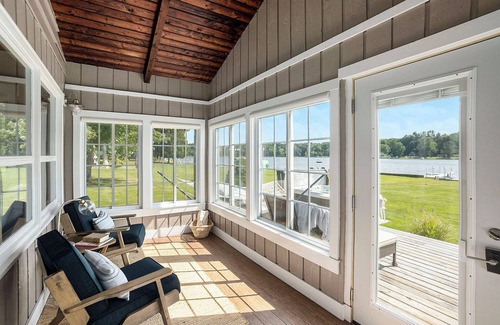 Shelby Cabaña | Lakefront, Year-Round Stony Lake Hideaway