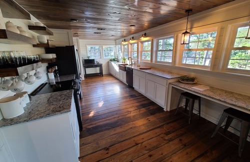 Mena Cabina | Lakehouse - HotTub | Kayak/Fish | AtvTrls