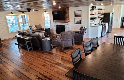Mena Cabina | Lakehouse - HotTub | Kayak/Fish | AtvTrls