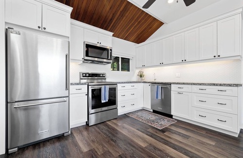 Bracebridge Casa | LakeHouse of The Rising Sun