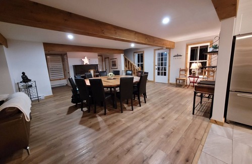 Val-des-Monts Casa | Lakehouse on Majestic Lac St Pierre